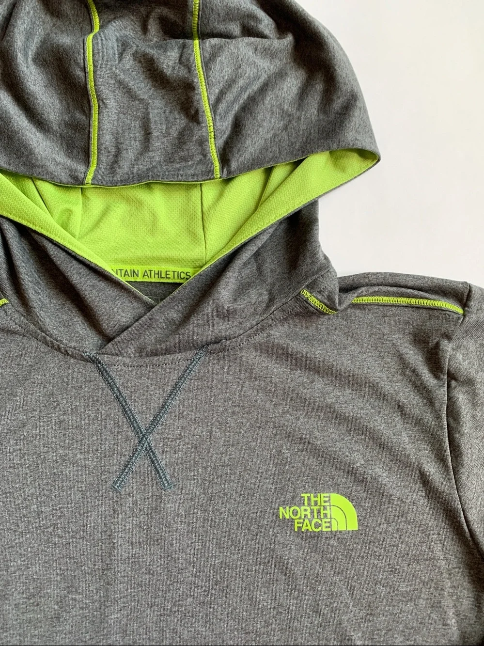 TNF Like New Mens Lightweight Hoodie Pullover